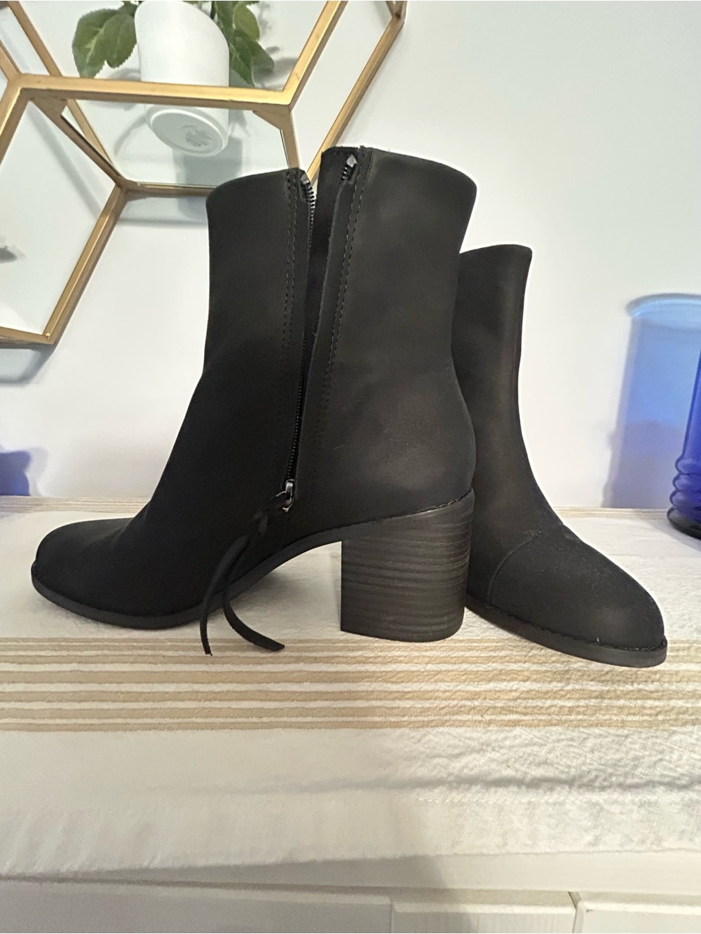 Toms Black Leather Ankle Boots with Side Zip